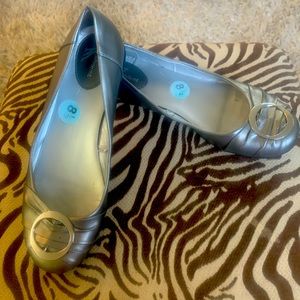 Cute Silver Flat White Mountain 8 1/2